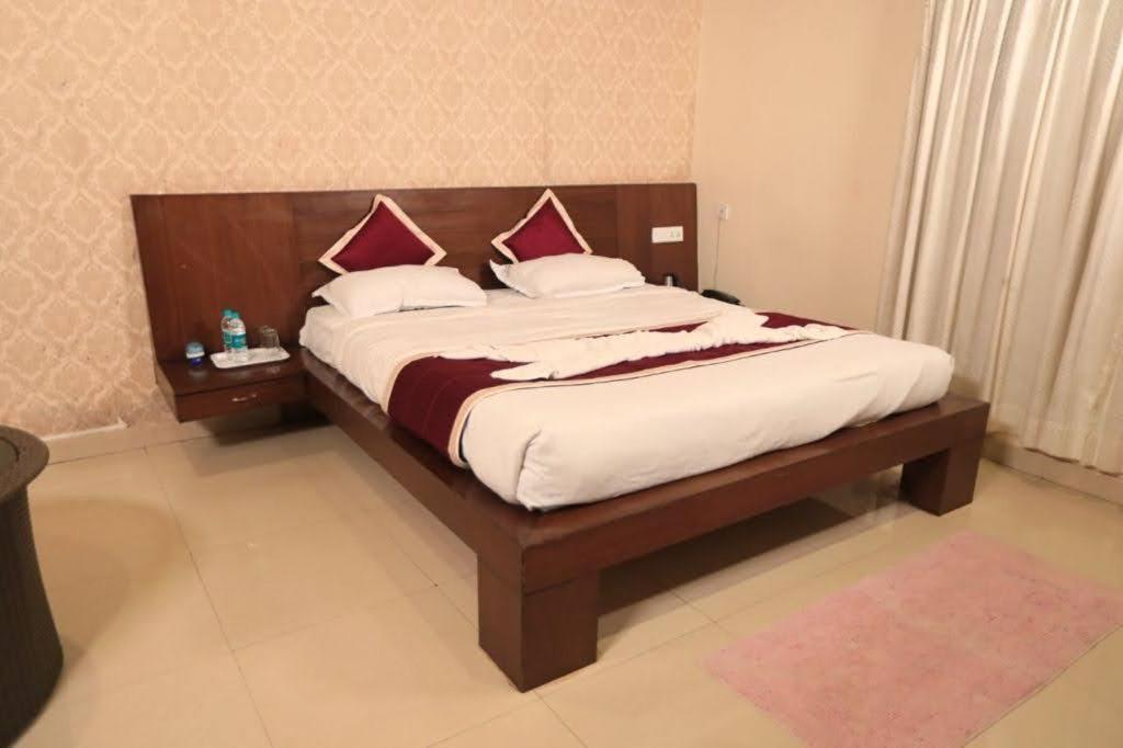Wanders In Travel Company Hotel Madikeri Exterior photo